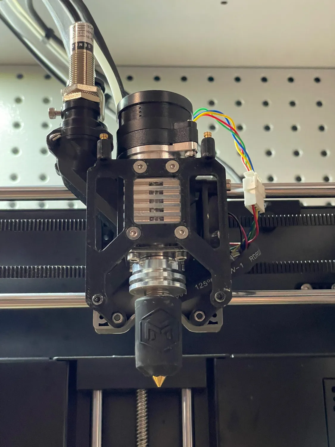 MAHOR-XYZ V5-Pilot V5-M8-PRO-HS pellet extruder modulair